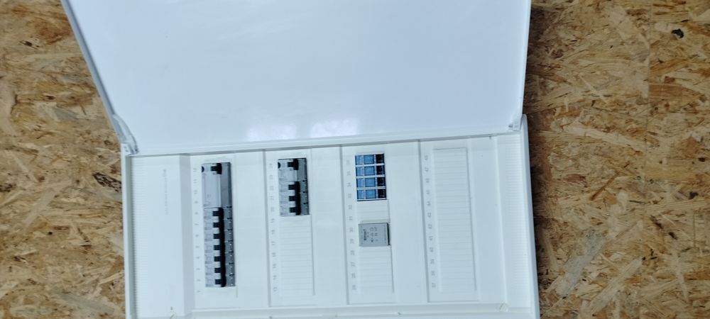 Rozdzielnica Hager Volta natynkowa