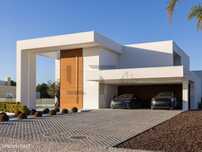 Moradia de Luxo com Piscina para Venda no Golf da Quinta do Peru, P...