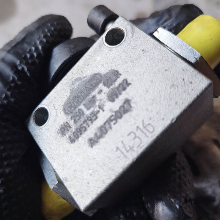 Zawor do  kuhn zgrabiarka ga A407.5027