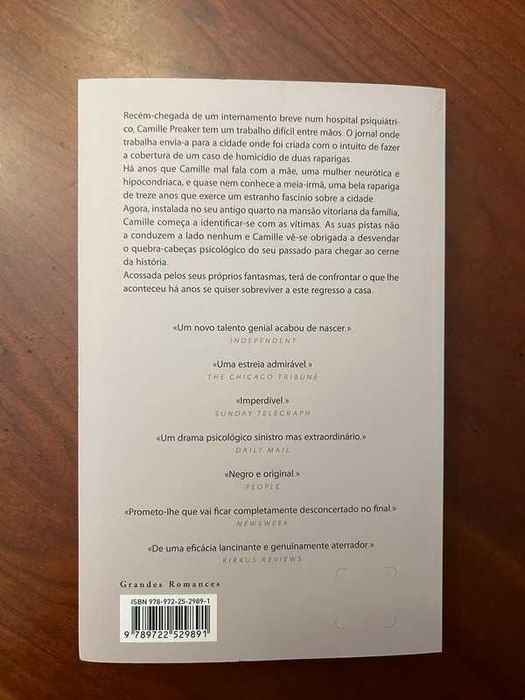 Objetos Cortantes, de Gillian Flynn