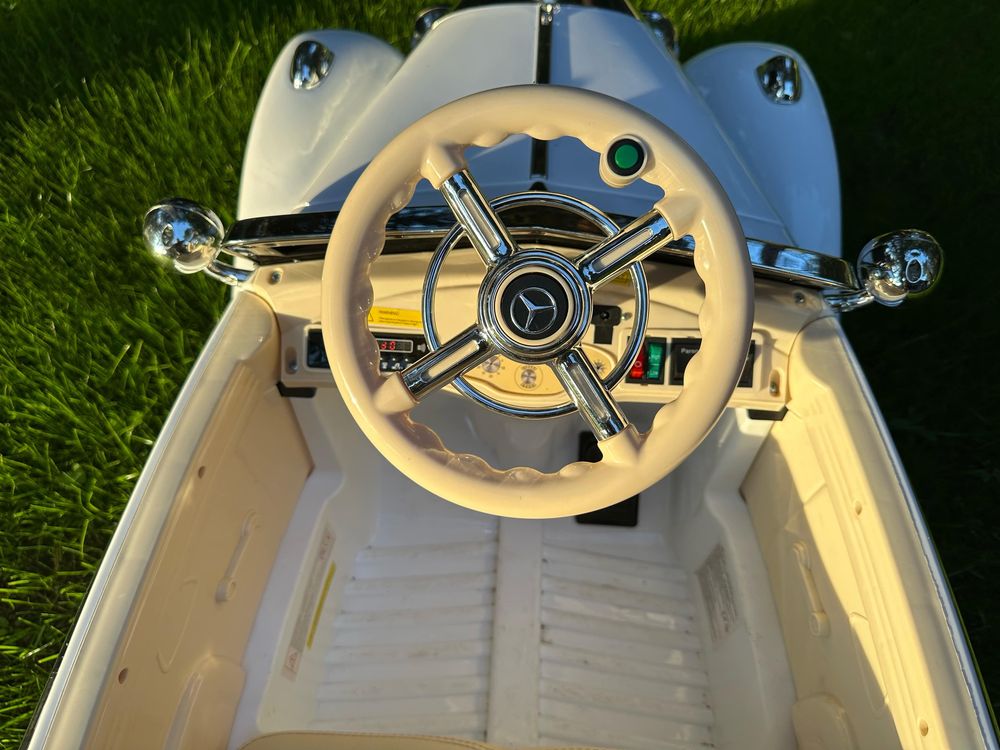 Samochód dla dzieci na akumulator Mercedes Benz Retro Typ 540A Biały