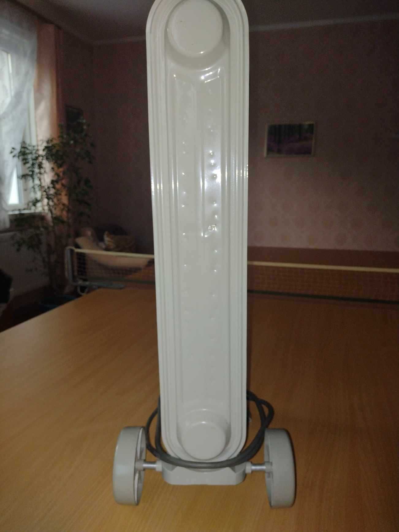 Продам масляний обігрівач-радіатор SRARLETT MODEL: SC-1150