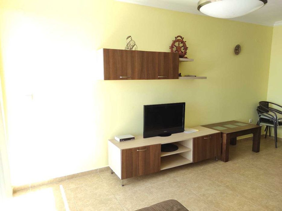 Продаж трикімнатної квартири у місті Святий Влас (Болгарія)