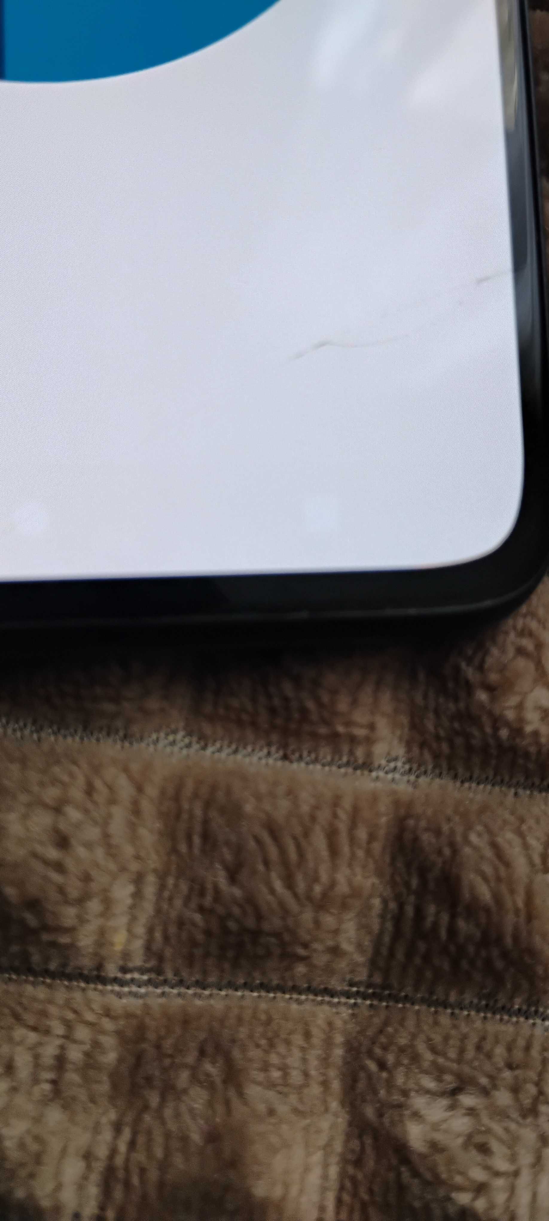 Motorola G 82 z drobnym uszkodzeniem ekranu