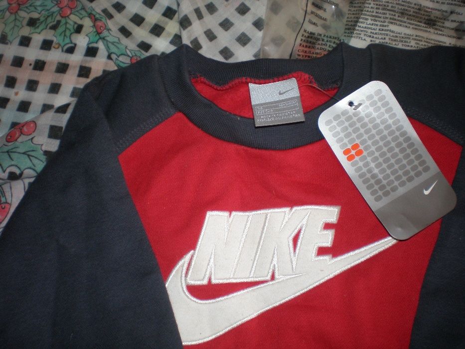 Sweat Nike origginal tamanho 3/4 anos nova