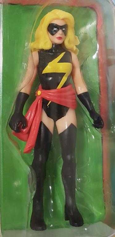 Carol Danvers / the Avengers / 2021 Kenner, Marvel