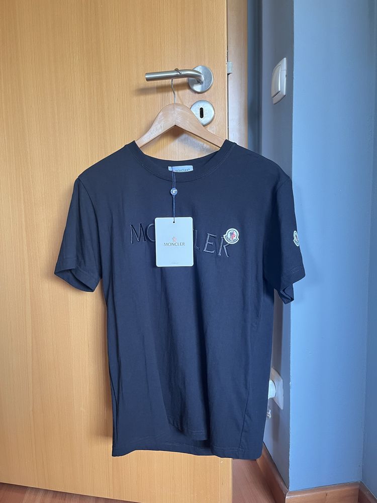 Tshirt Moncler preta