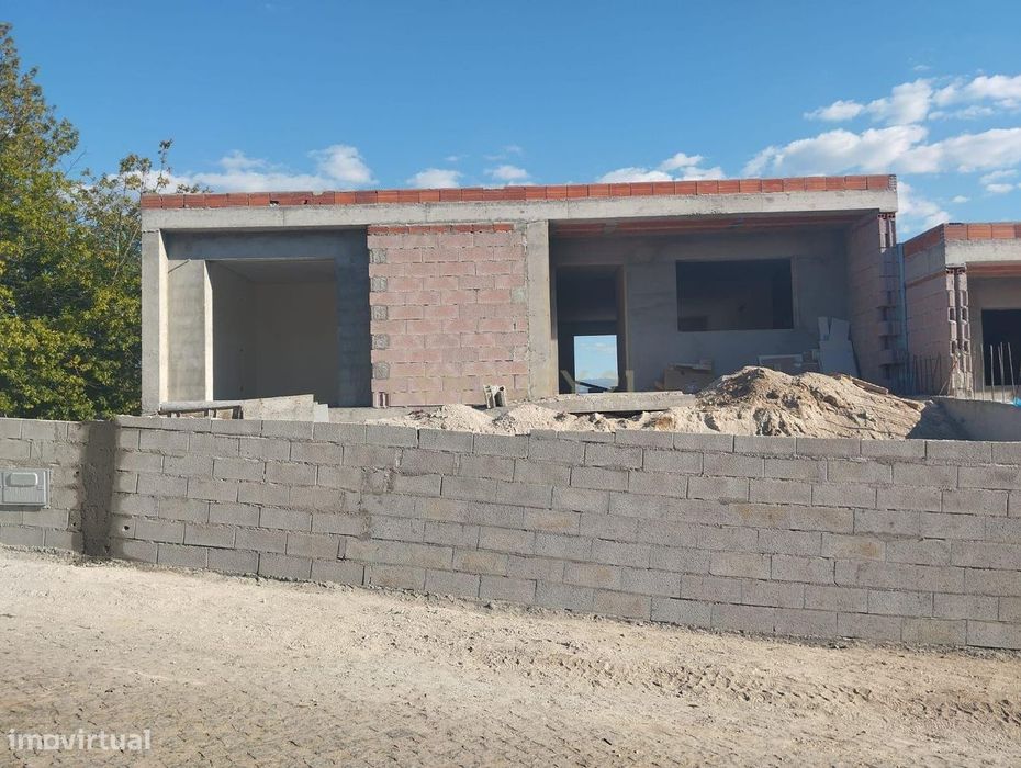 Moradia Geminada- Lote A,  em Paredes de Viadores, Marco de Canaveses