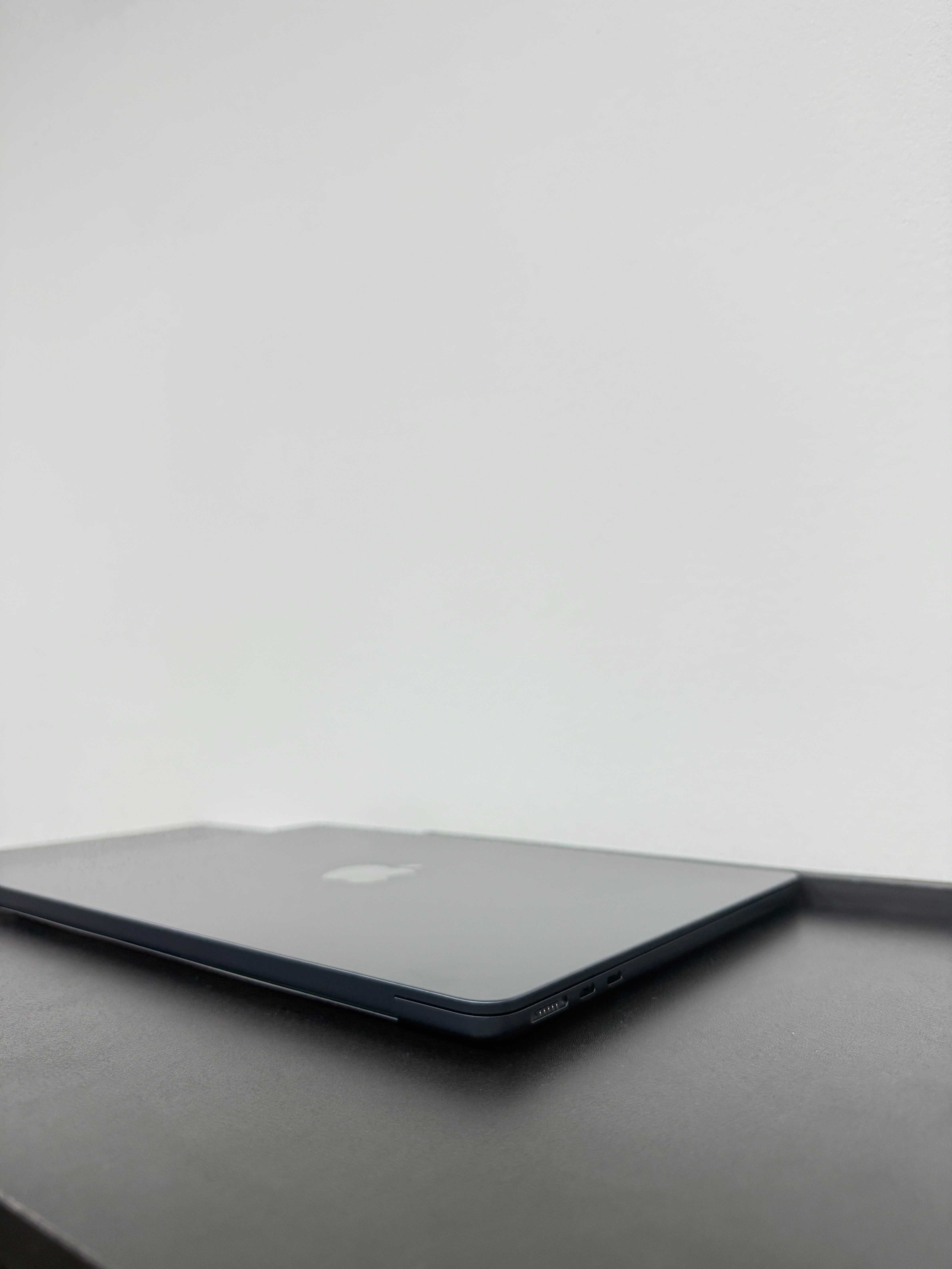 MacBook Air 2022 (M2 /8 gb/256 gb)  Офіційна Гарантія/ 55132SV