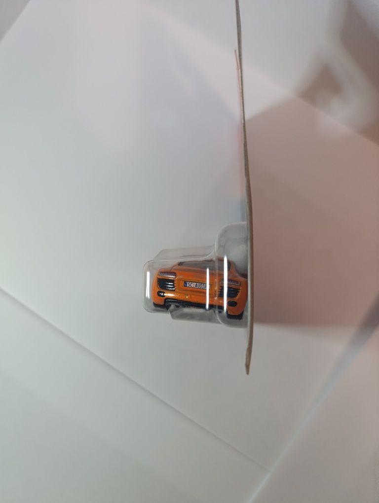 Audi R8 (Matchbox Super Chase)