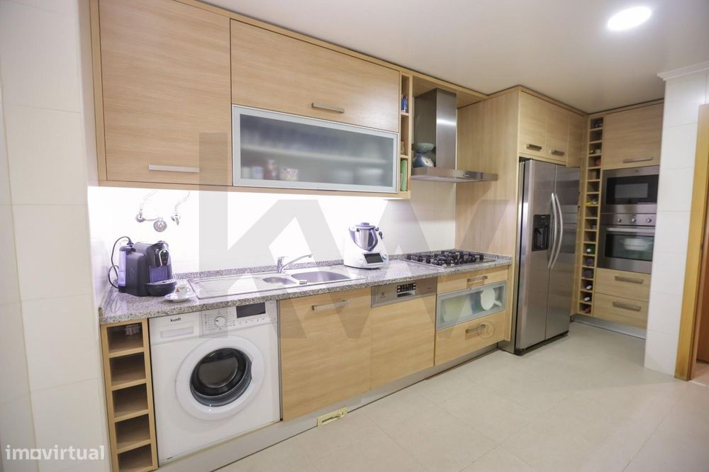 Apartamento T2 com Garagem e Varandas – Excelente Oportunidade em Vial