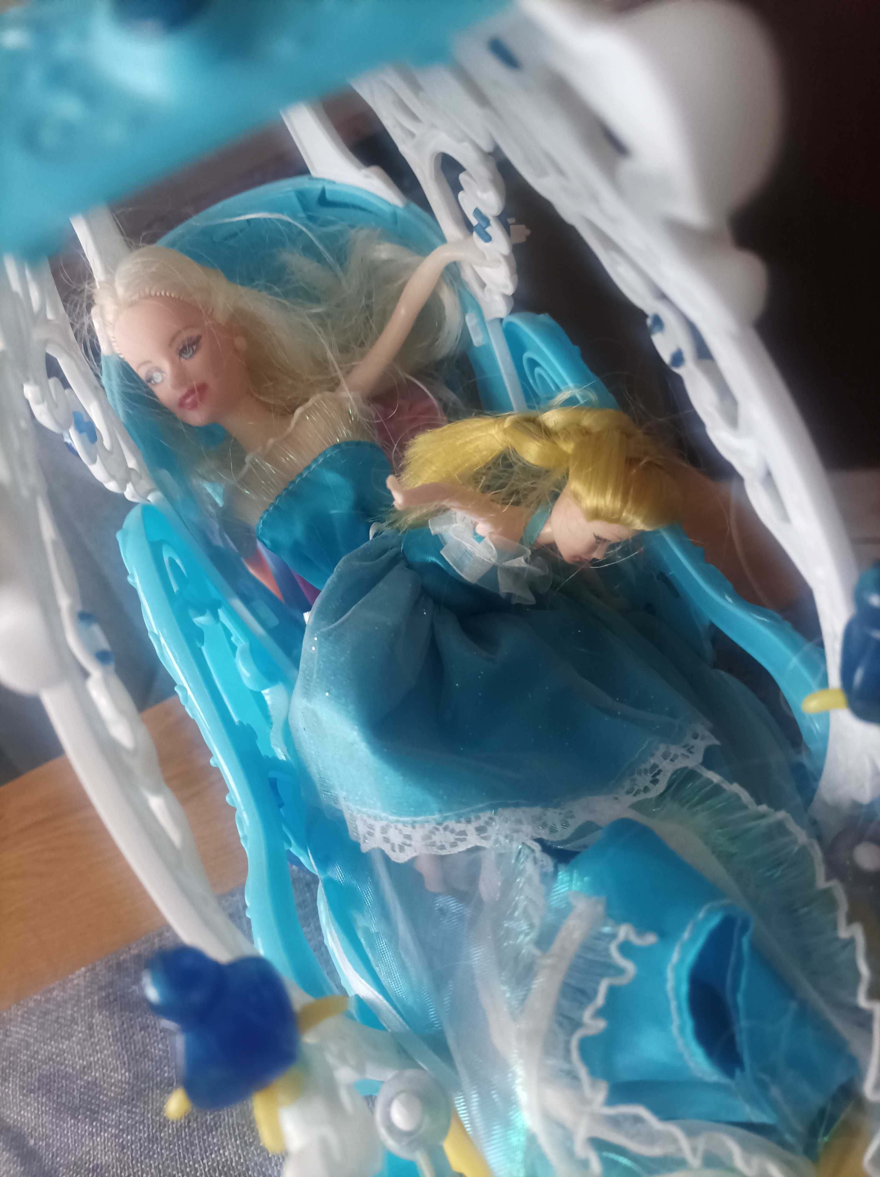 Lalka plus Karoca z koniem na baterie