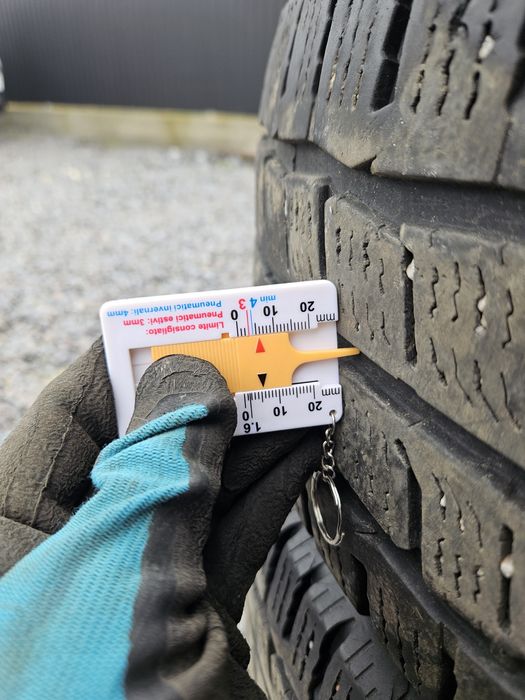 235 65 r16c Kumho зима 4шт 2021 рік