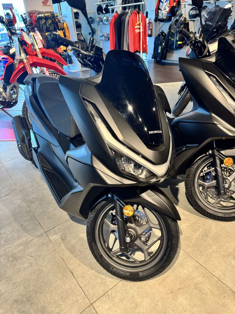 Pcx 125 cc -  2025 DX - 0 km com apenas 800€ de Entrada