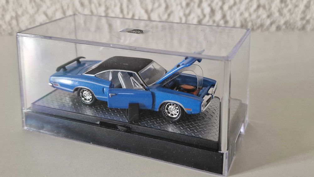 Dodge Super Bee Hemi 1:64