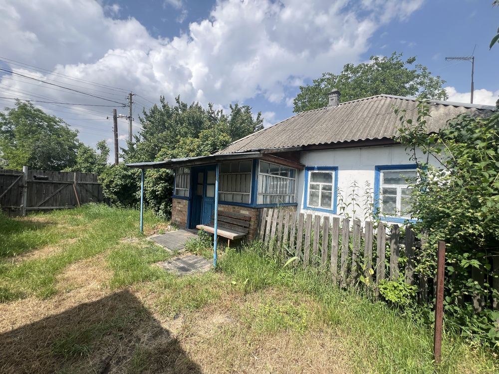 Будинок в центрі села Глибоке