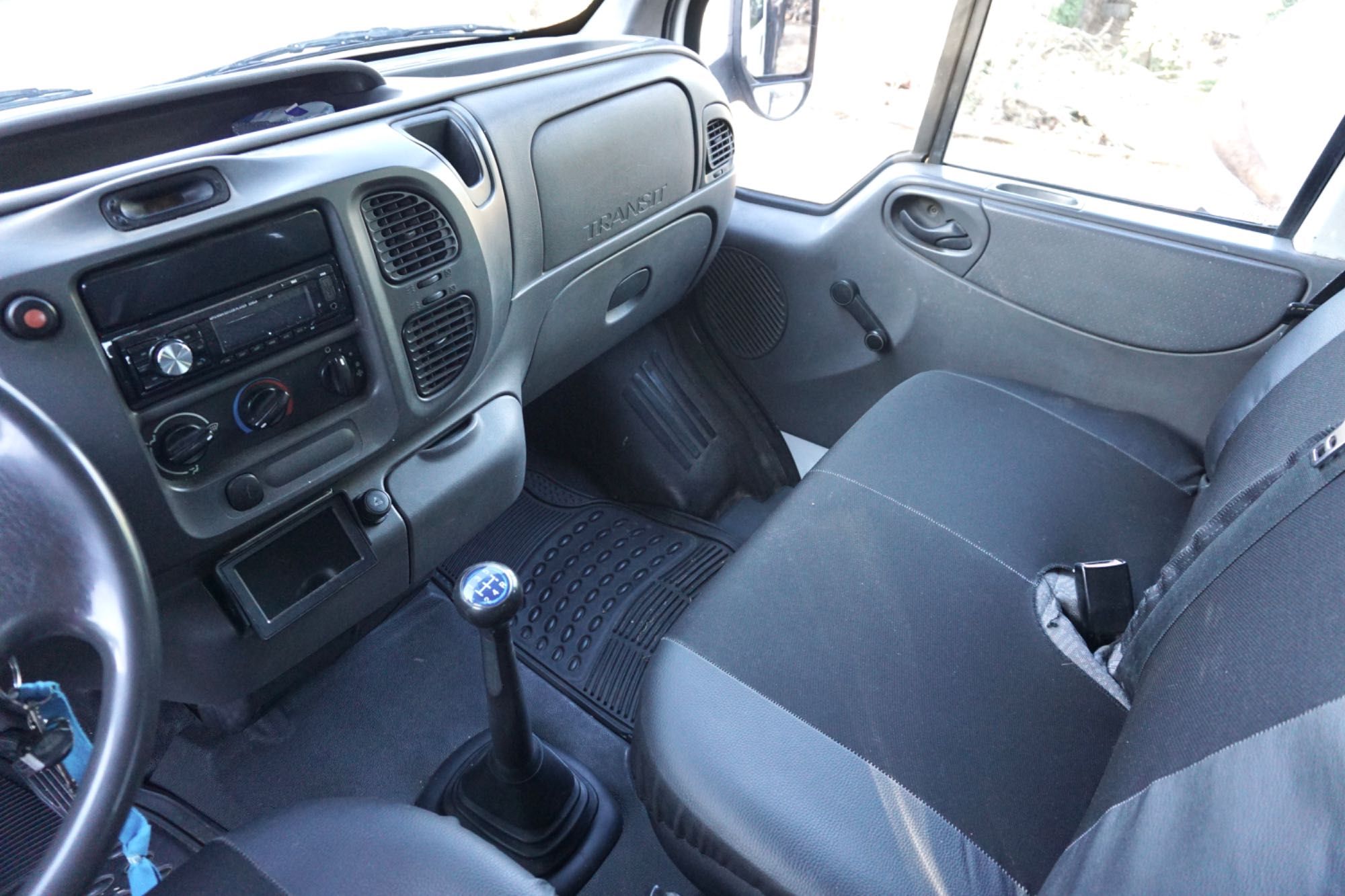 Ford Transit Cabine Dupla c/ caixa de madeira