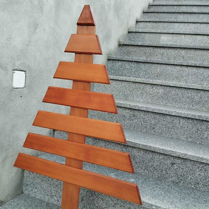 Árvore De Natal Em Madeira