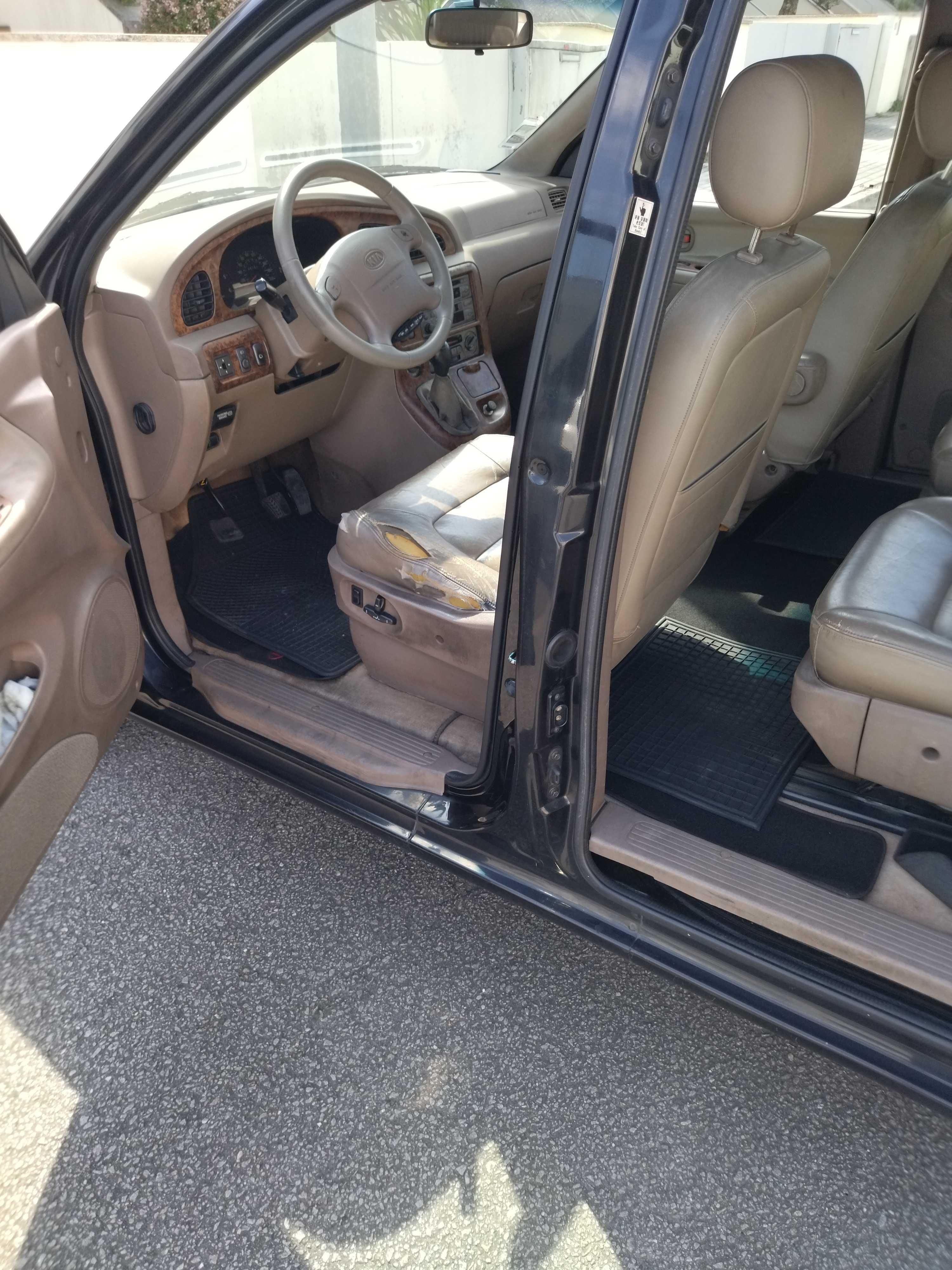 Kia Carnival 2.9 TDi LS Top
Usado · outubro· 2001 · Negociável