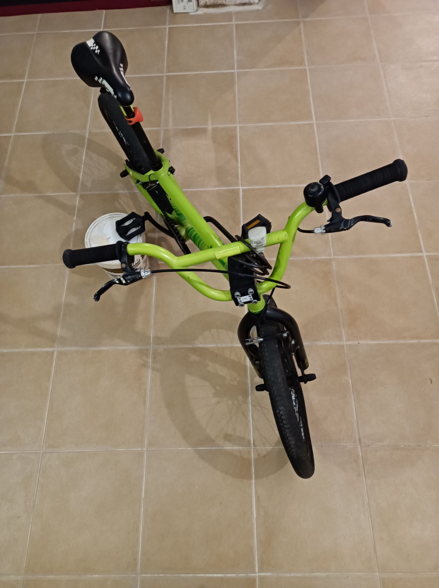 Vendo bicicleta de criança,  roda 20.