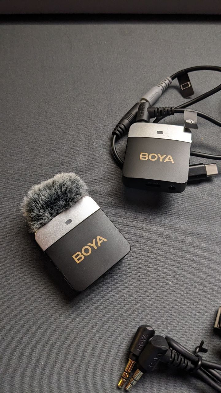 Беспроводной микрофон BOYA BY-M1V2 петличный, конденсаторный. Новый