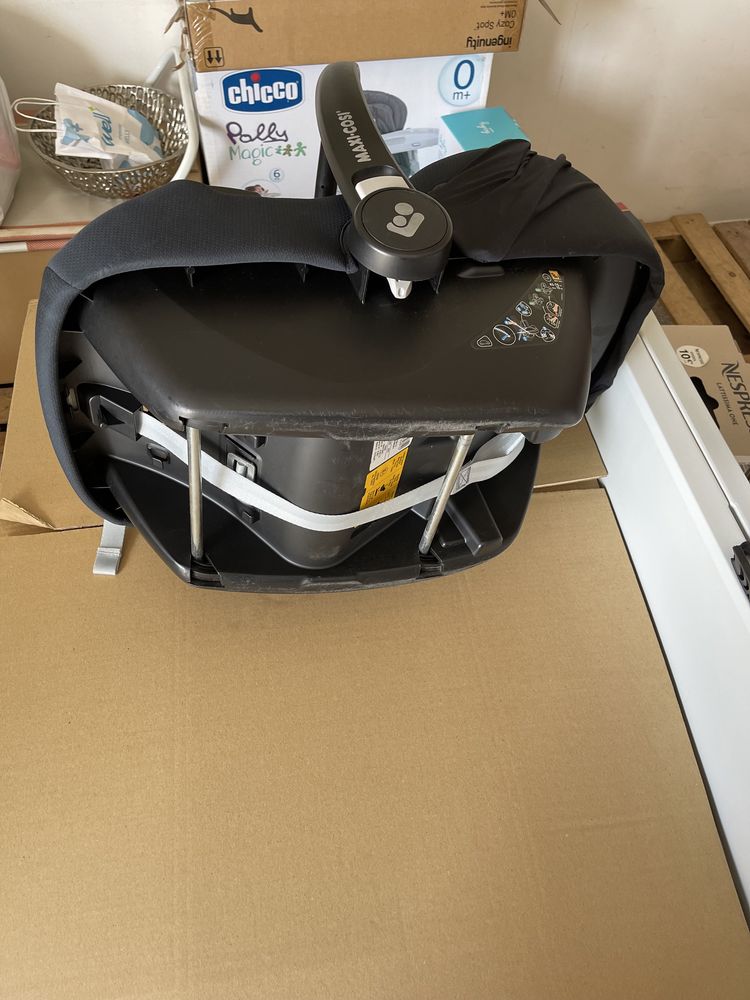 Carrinho MaxiCozi Zélia2 com ovo e isofix Tinca.