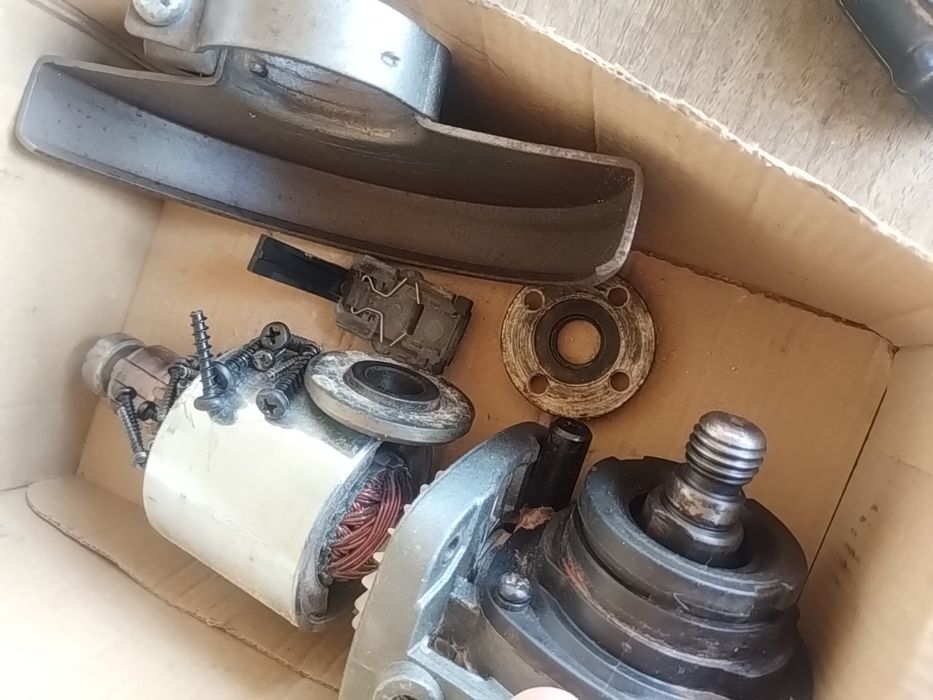 Rebarbadora black and Decker - peças