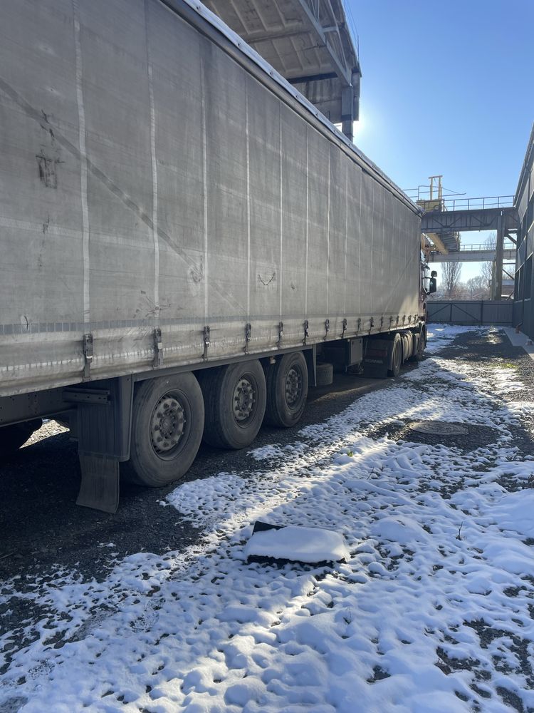 18000 за комплект тягач Scania разом із напівпричепом Schmitz