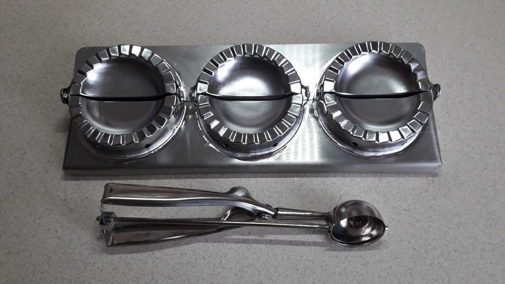 pierogarka 3 pozycyjna, stalowa do ręcznego klejenia pierogów