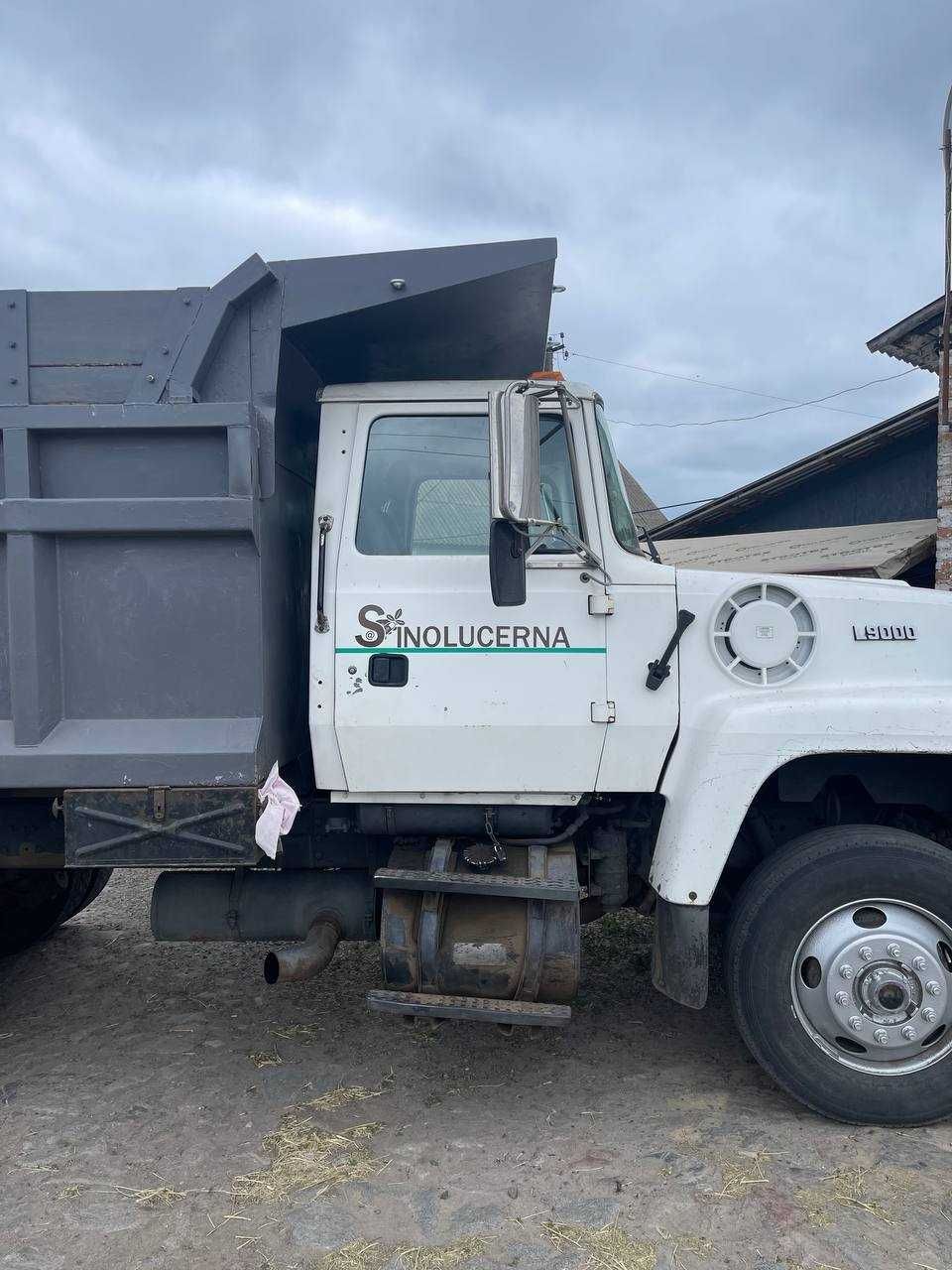 Вантажний автомобіль Ford L9000