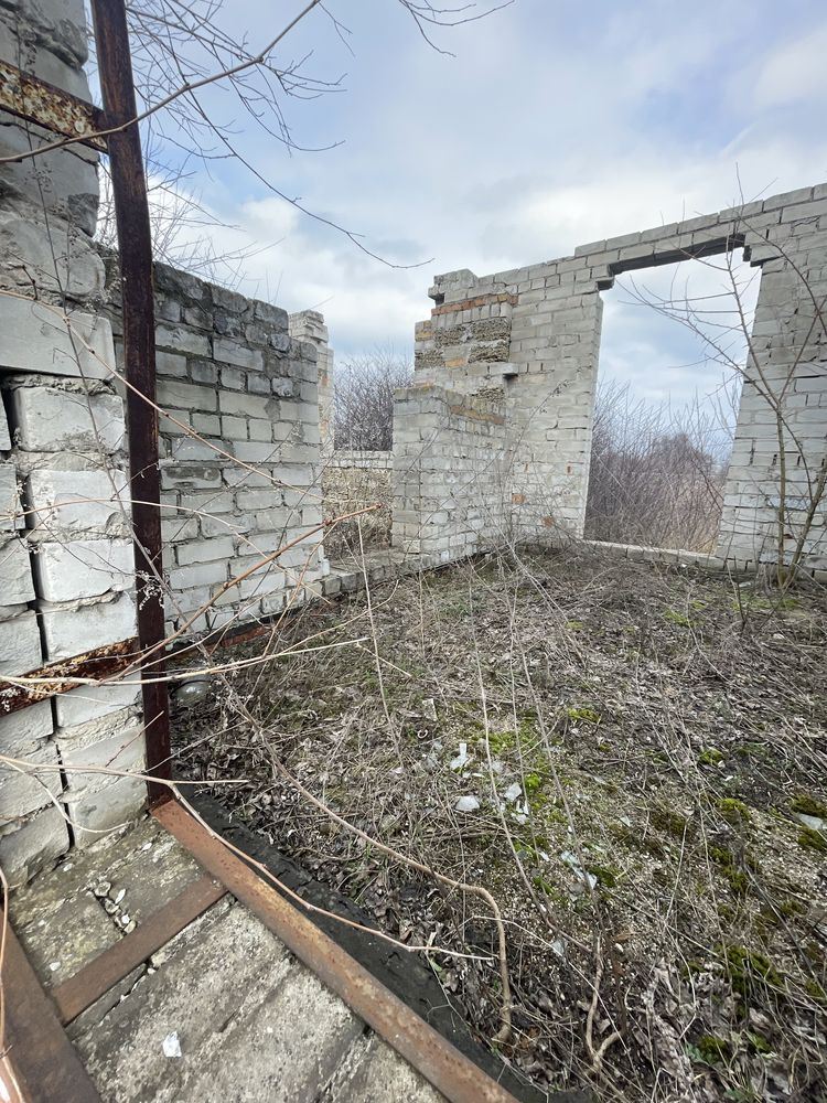 Продам участок с недостроенным домом в Подгородном. Тупик маршруток