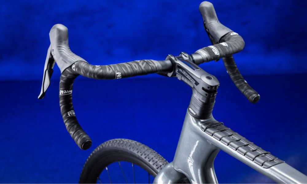 Nowy Gravel Fuji Jari 1.1 Carbon GRX810