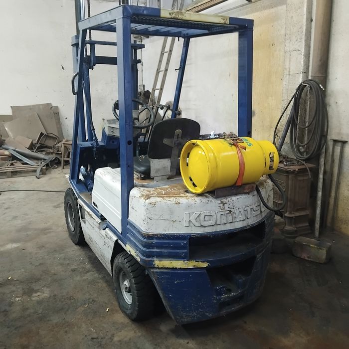Empilhador a gaz marca komatsu