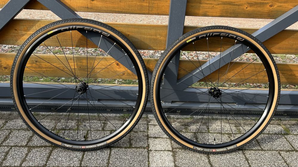 Komplet kół Mavic Allroad - w bardzo dobrym stanie