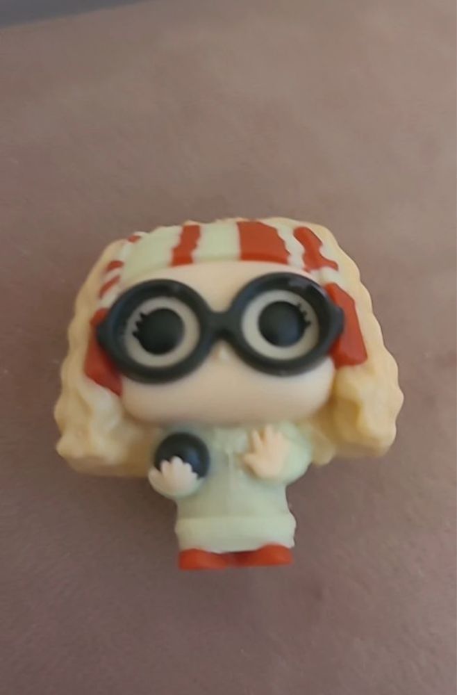 Kinder Joy - Harry Potter Sybilla wróżka