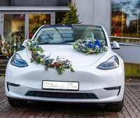 Tesla Y do ślubu biała