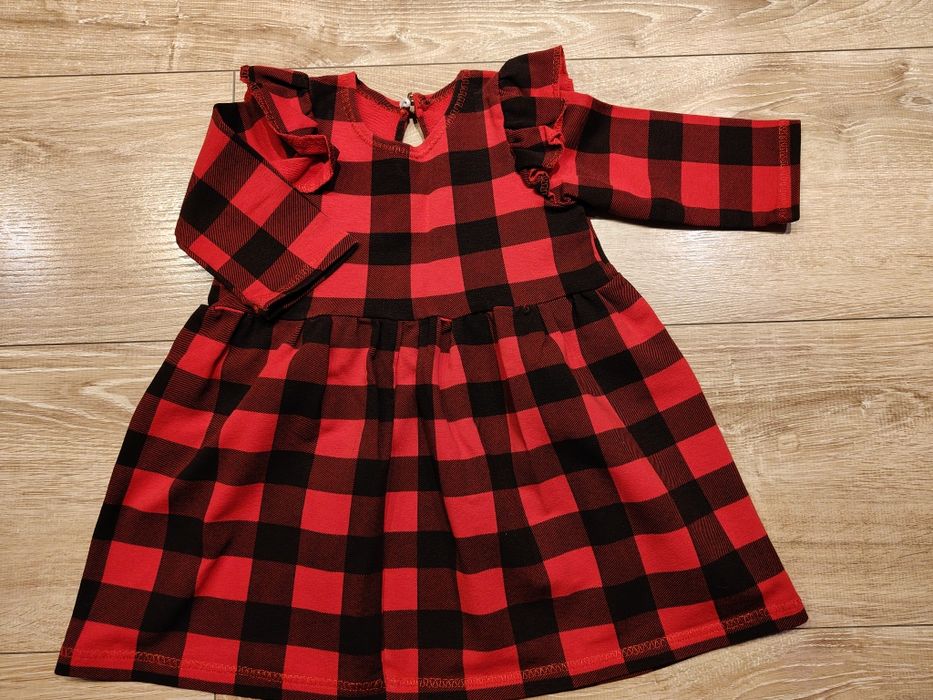 Sukienka świąteczna w kratę, sesja
