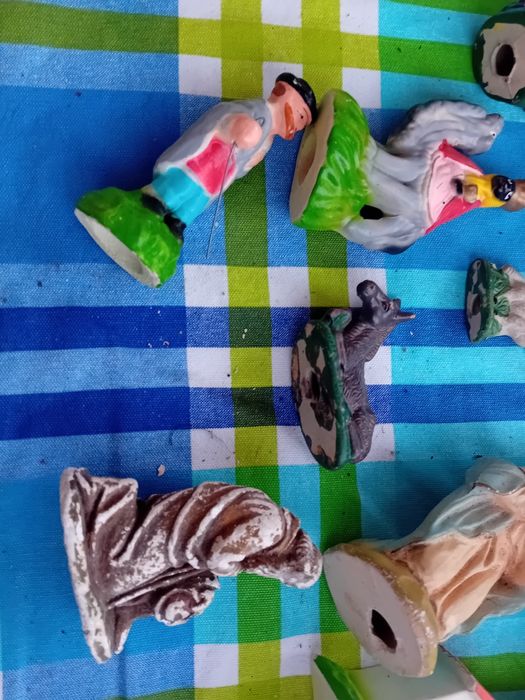 Conjunto de Figuras de Presépio Diversas
