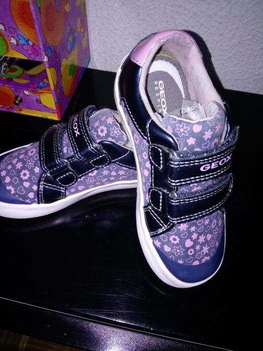 Atenção peles cor da moda, sapatilhas Geox novas de menina