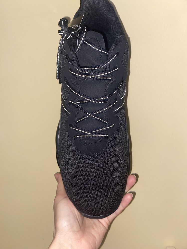 Стильные черные кроссовки из текстиля, повседневные кроссовки из сетки
