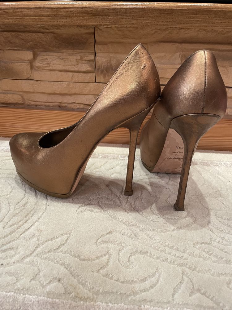 Фирменные туфли Yves Saint Laurent