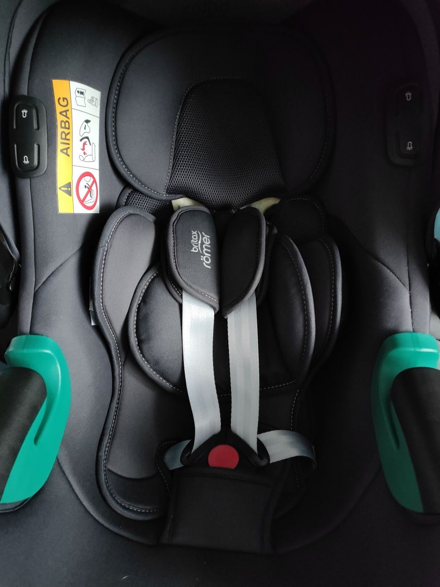 Fotelik Britax Romer z adapterami