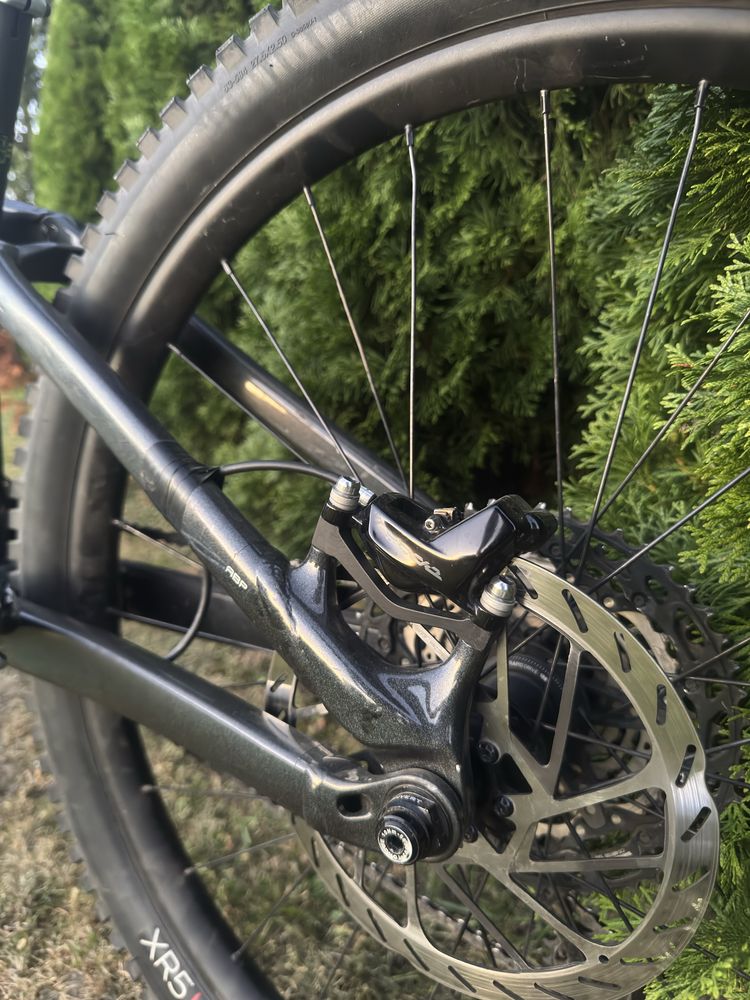 Trek remedy 8 XT M Dark Prismatic