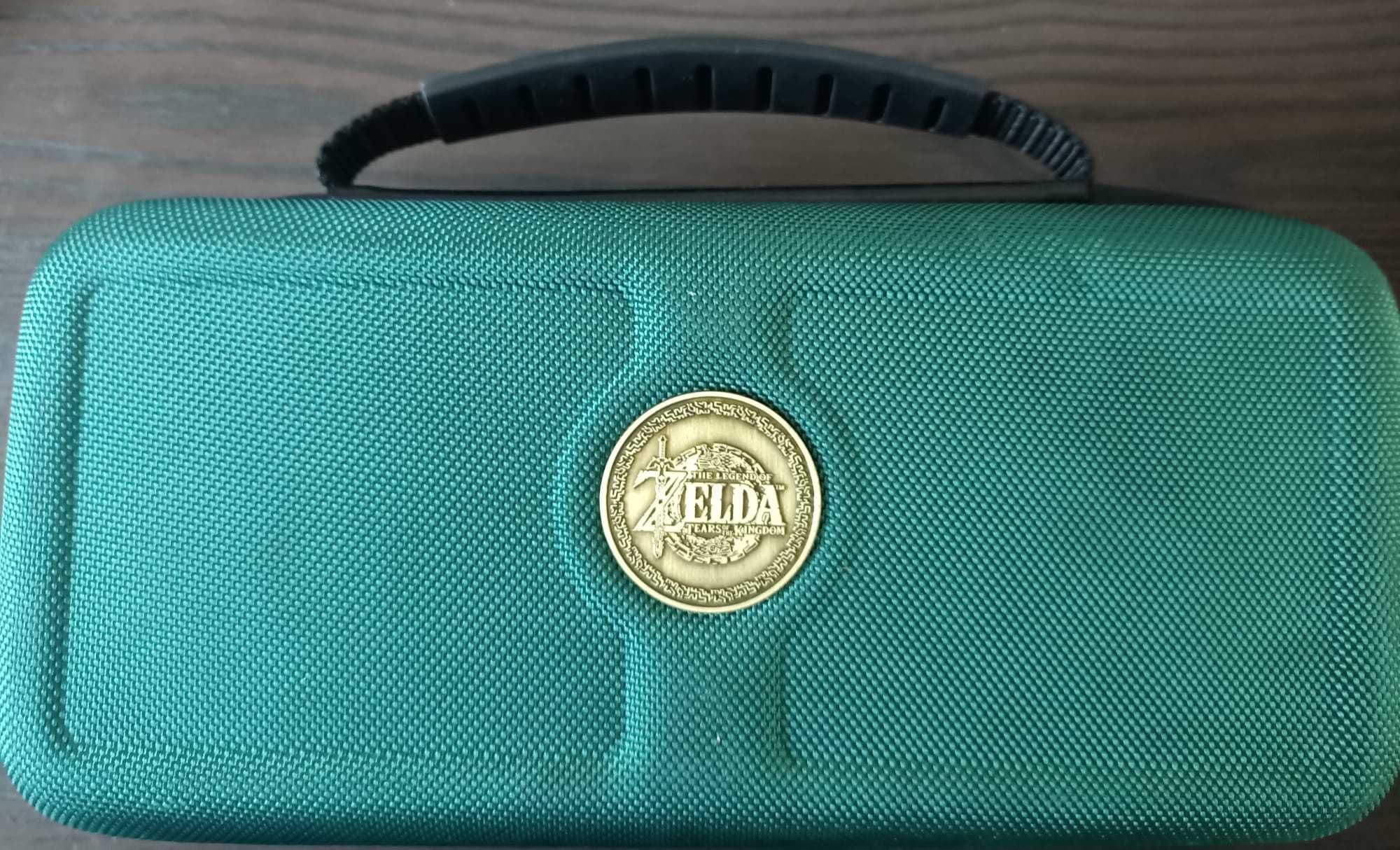 Nintendo Switch HAC-001(-01) z 2021 r. + etui Zelda + akcesoria