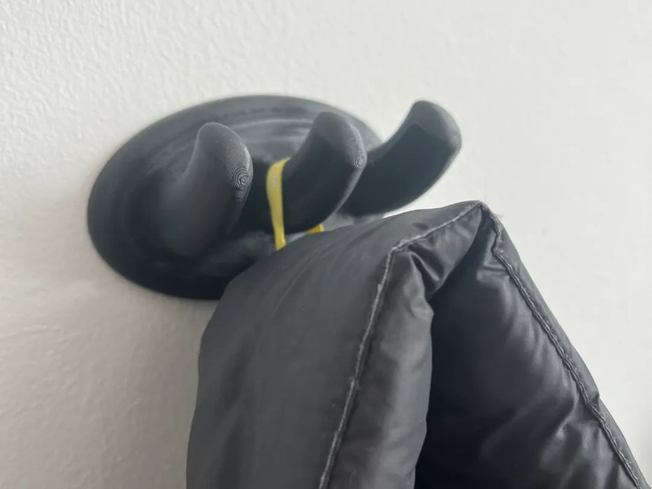 Cabide Simples e Funcional para Roupa