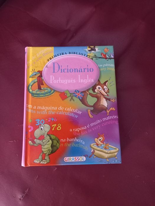 Dicionário Português Inglês ilustrado - Primeira Biblioteca