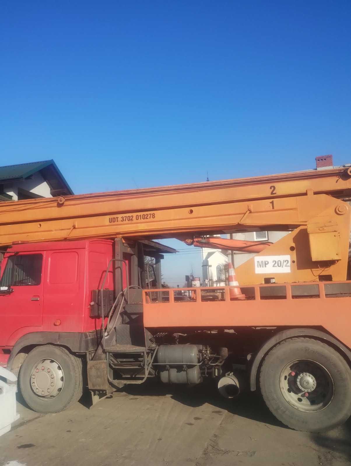 Podnośnik koszowy LIAZ 18.33 TBV