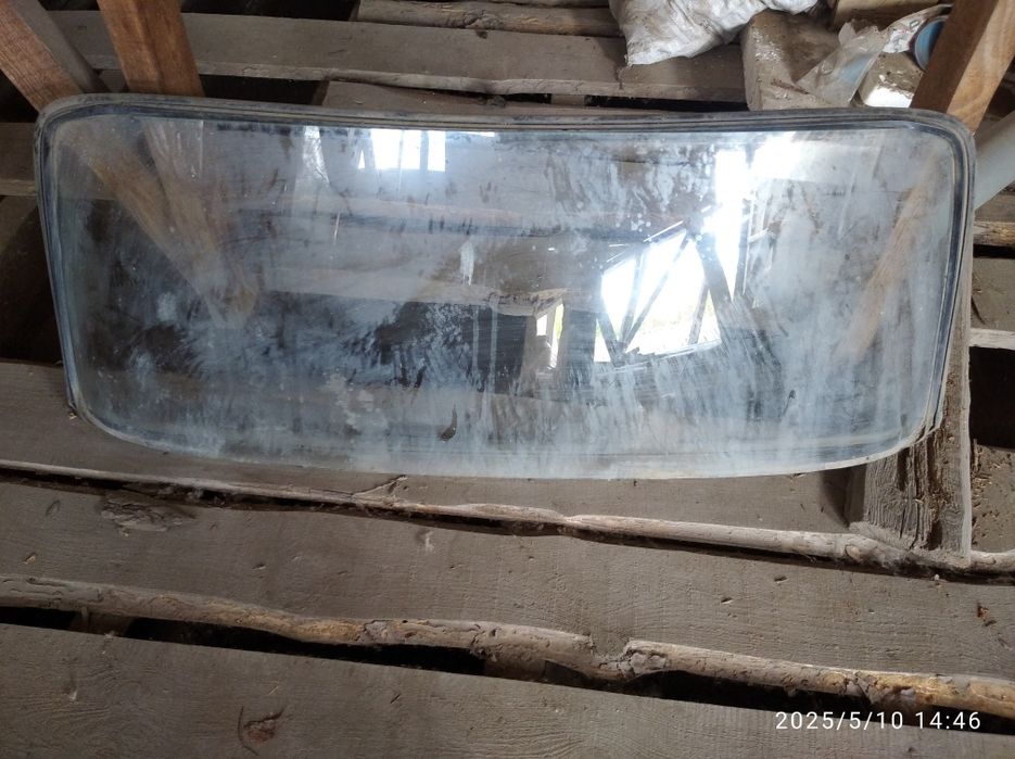 Продам задние стекло ваз