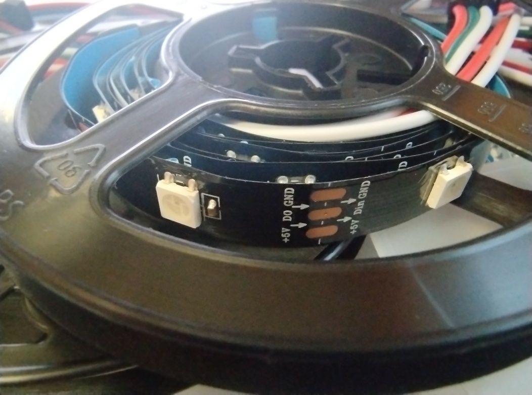 4 metry taśmy LED RGB ws2812b programowalne 30 led/metr