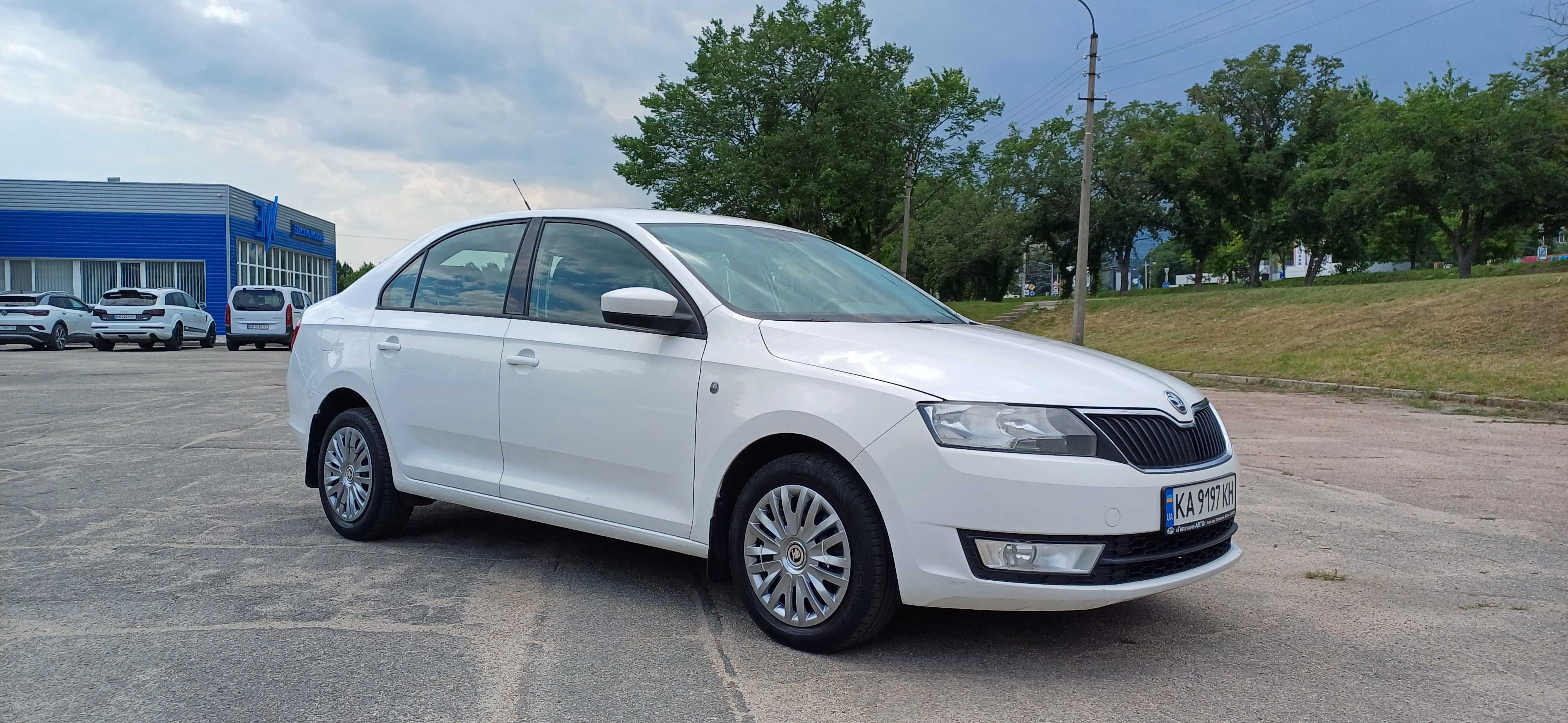 Офіційна Skoda Rapid 1.6 МРІ ГАЗ-Бензин 2013 року